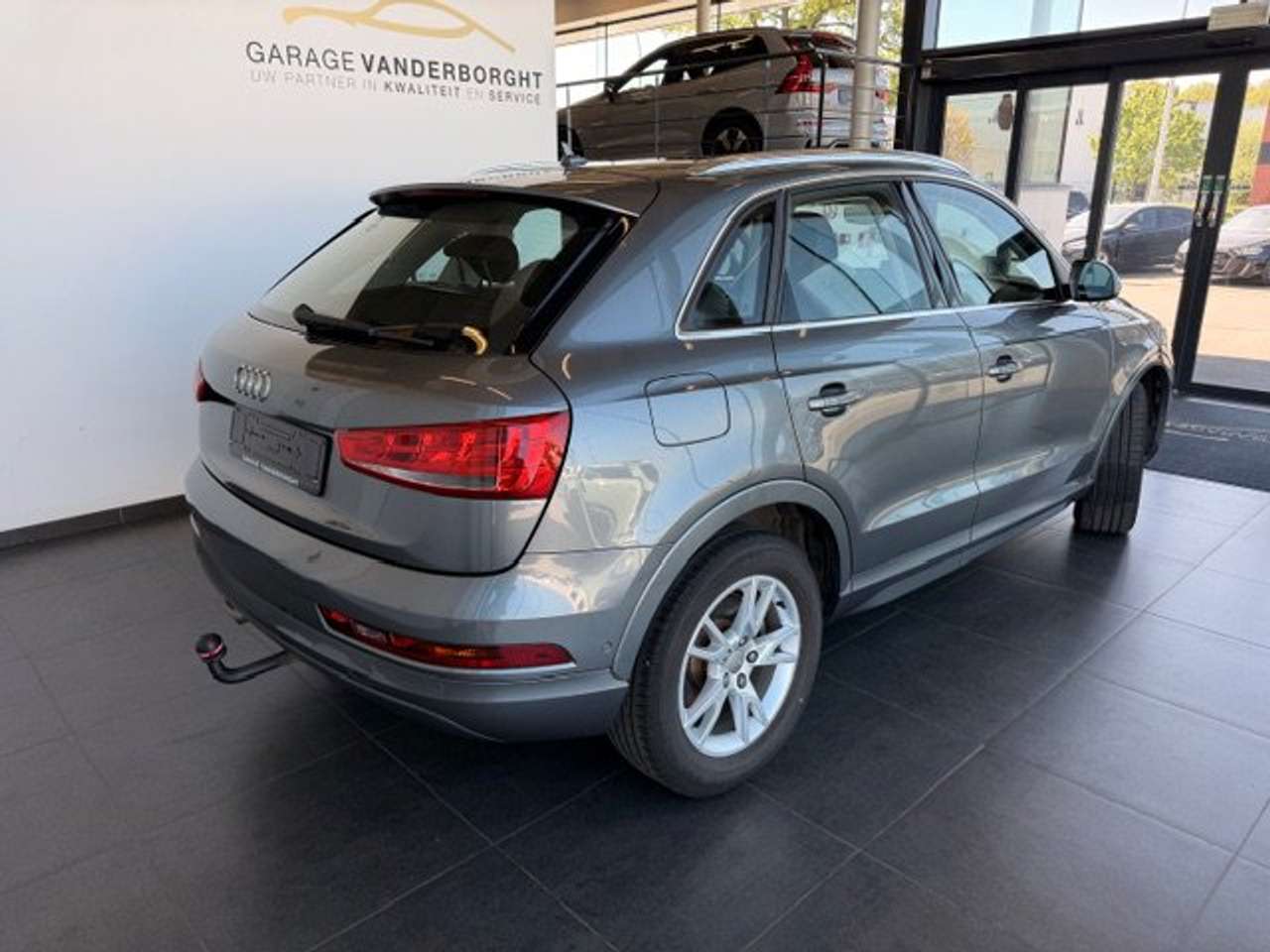 Audi Q3 BENZINE-AUTOMAAT-LEDER-XENON-GPS — foto 5 van 21
