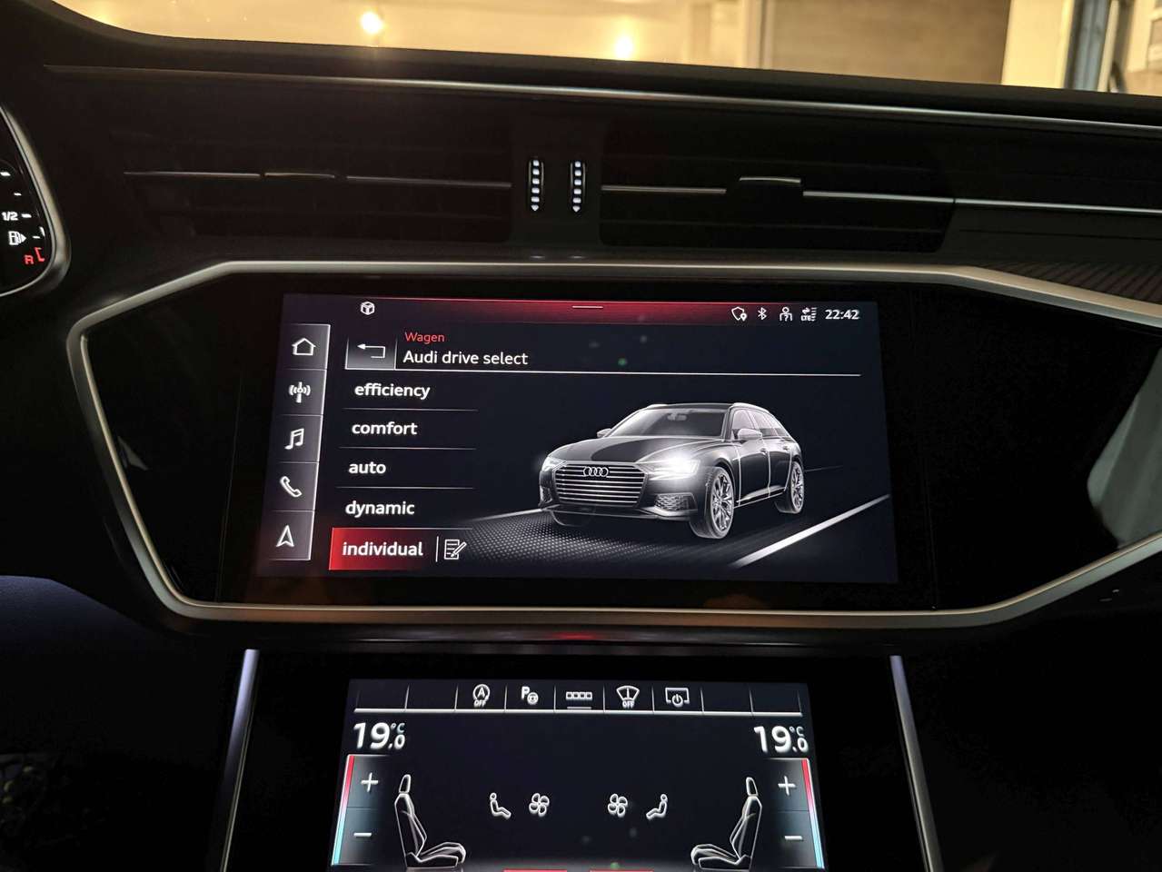 Audi A6 45TFSI 265PK QUATTRO * KLEUR EXCLUSIVE ULTRA BLAUW PAREL * BLACK PACK * 3X S-LINE * CAMERA * LED * TREKHAAK * 21" * — foto 9 van 24