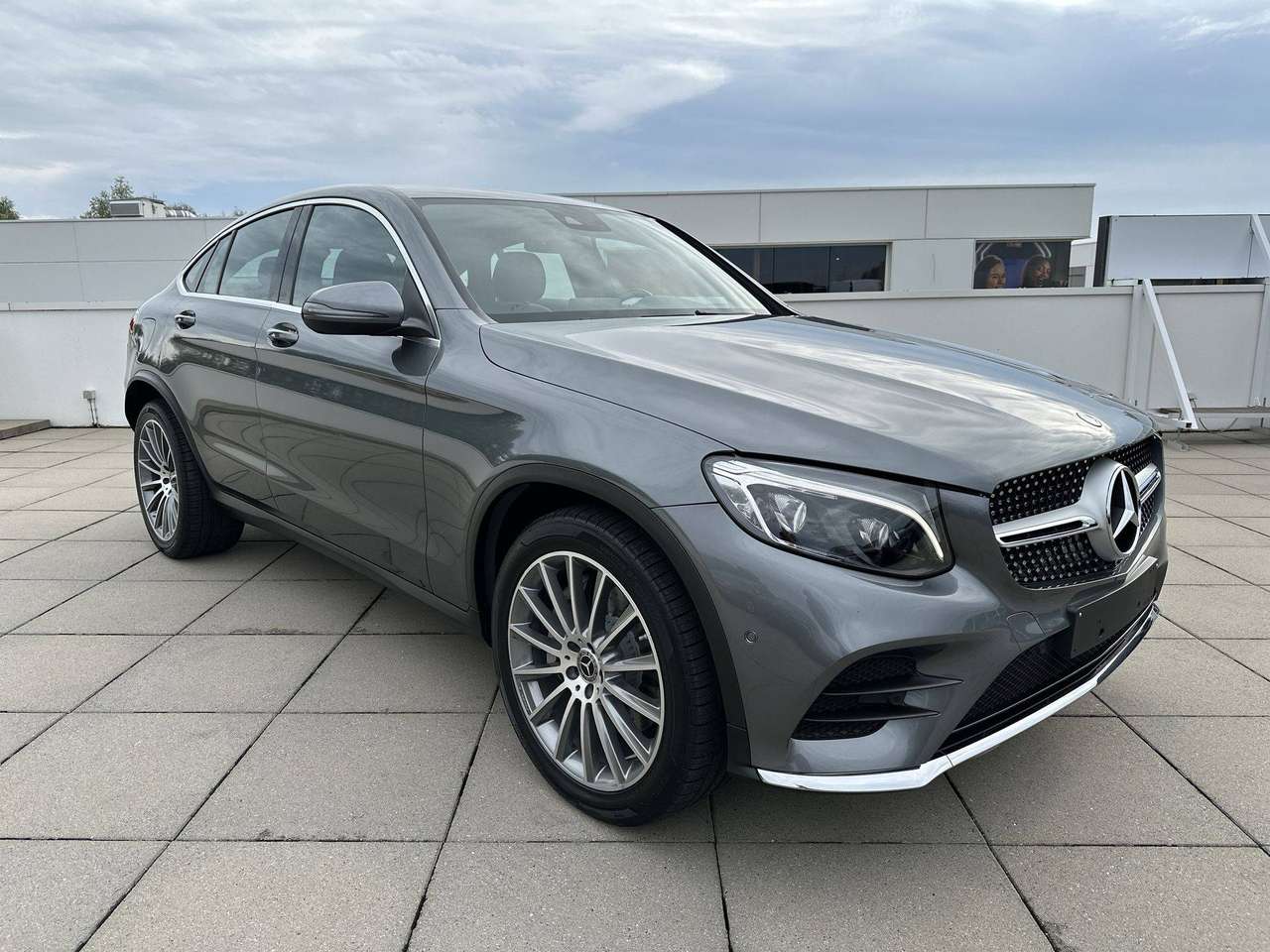 Mercedes-Benz GLC 250 GLC Coupé 250 4-Matic (EU6.2)AMG Pakket Comand Navi 20" multispaaks AMG velgen — foto 2 van 18