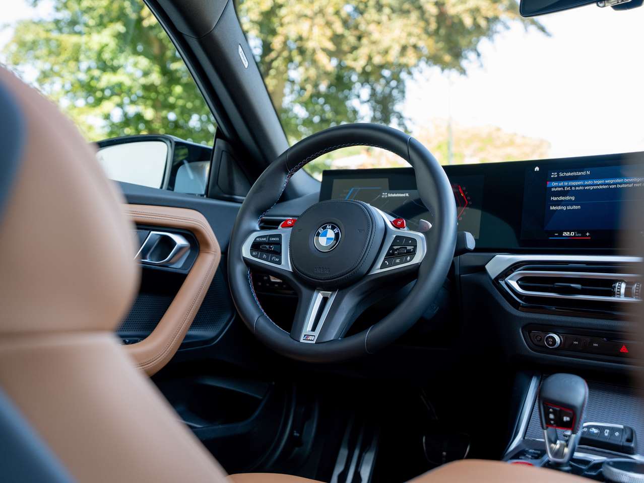BMW M2 NEW CONDITION/PANORAMA/HEAD-UP DISPLAY/CAMERA/1ST OWNER/BELGIUM CAR — foto 24 van 25