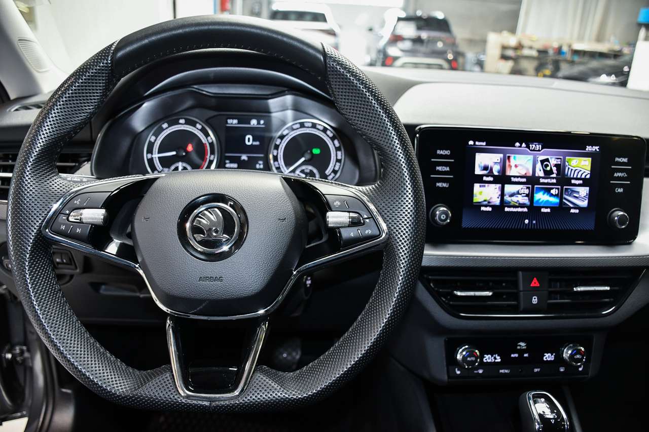 Skoda Kamiq Kamiq 1.0 TSI Ambition DSG - NAVI SMARTLINK / PDC — foto 14 van 17