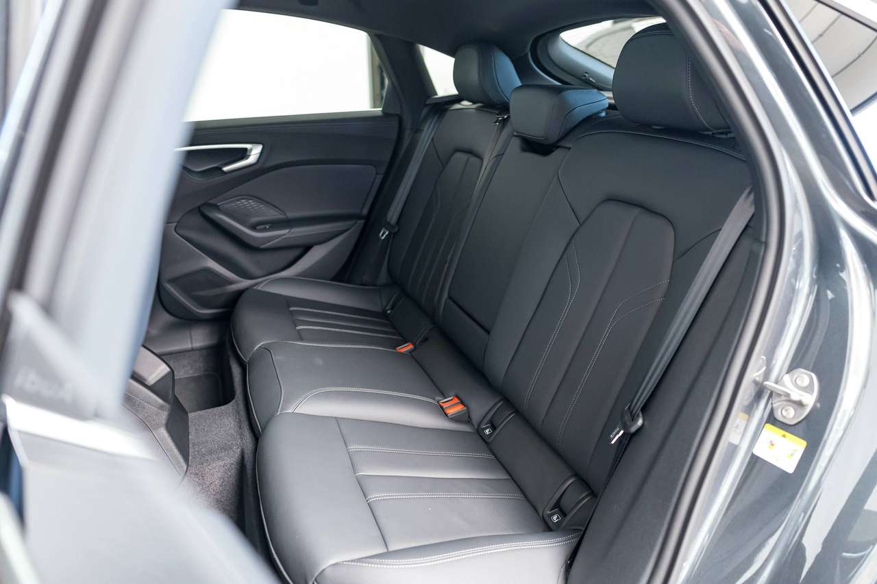 Audi A5 2x S-LINE|PASSENGER DISPLAY|KEYLESS|SFEERVERL.|CAMERA|STOPLICHTINFO|ACC|LA|ZETELVERW.| — foto 18 van 25