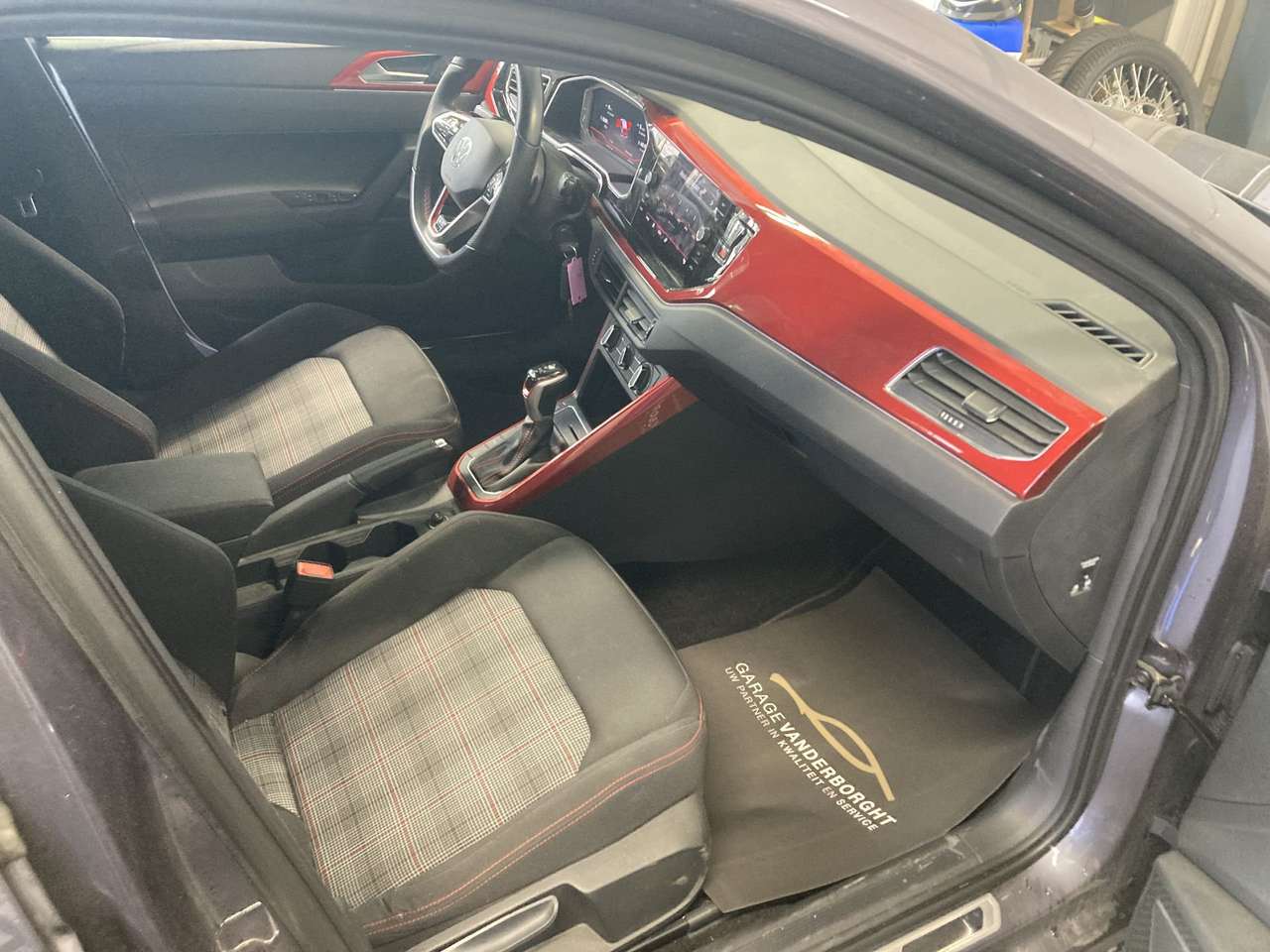 Volkswagen Polo GTI 2.0TSI 207PK DSG AUTOMAAT — foto 8 van 16