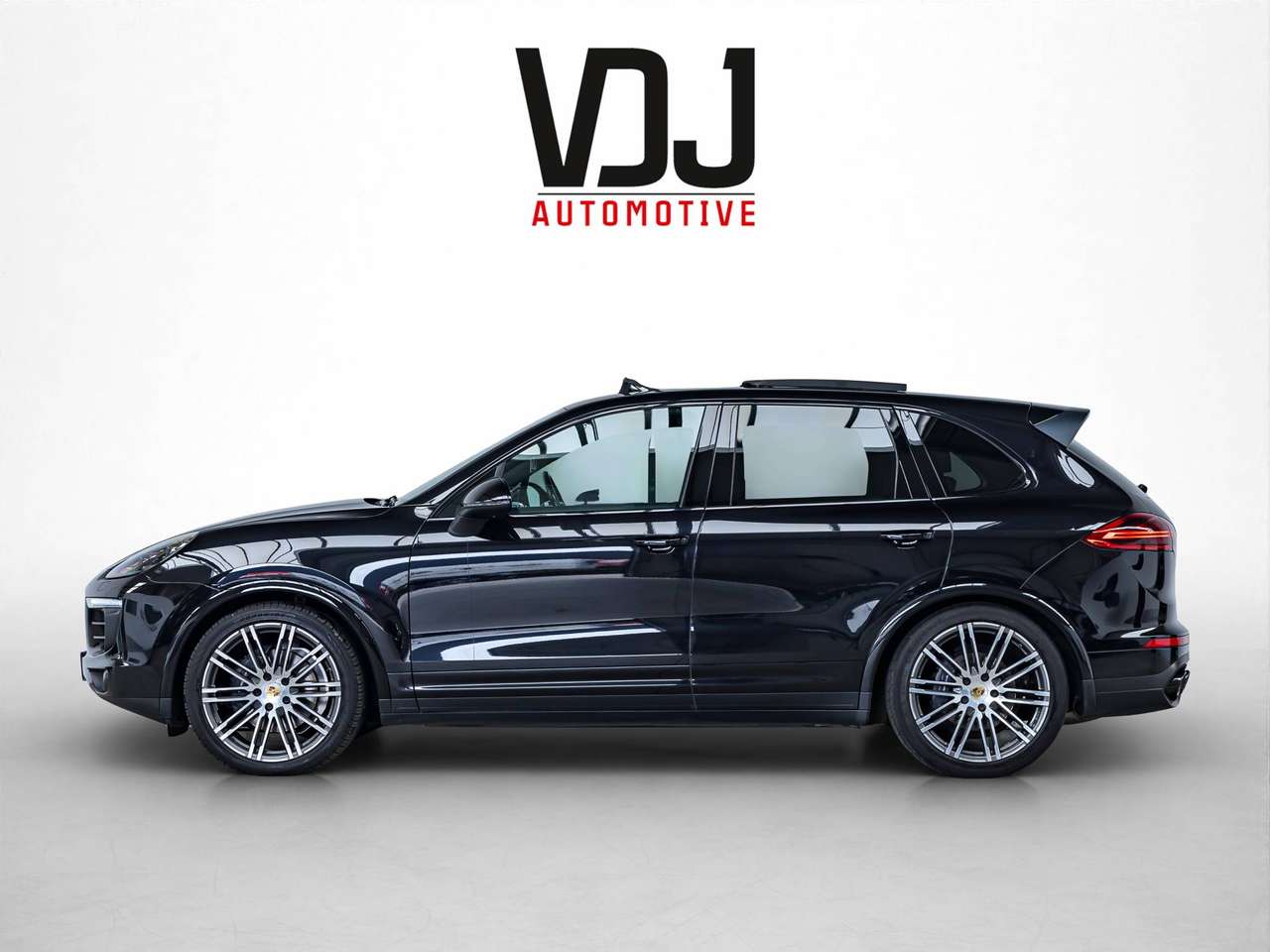 Porsche Cayenne PLATINUM EDITION|LUCHTGEVEERD|BOSE SOUND SYSTEM|PANO|CAMERA|WEGKLAPBARE TREKHAAK|SPORTCHRONO|LA|CC| — foto 3 van 25