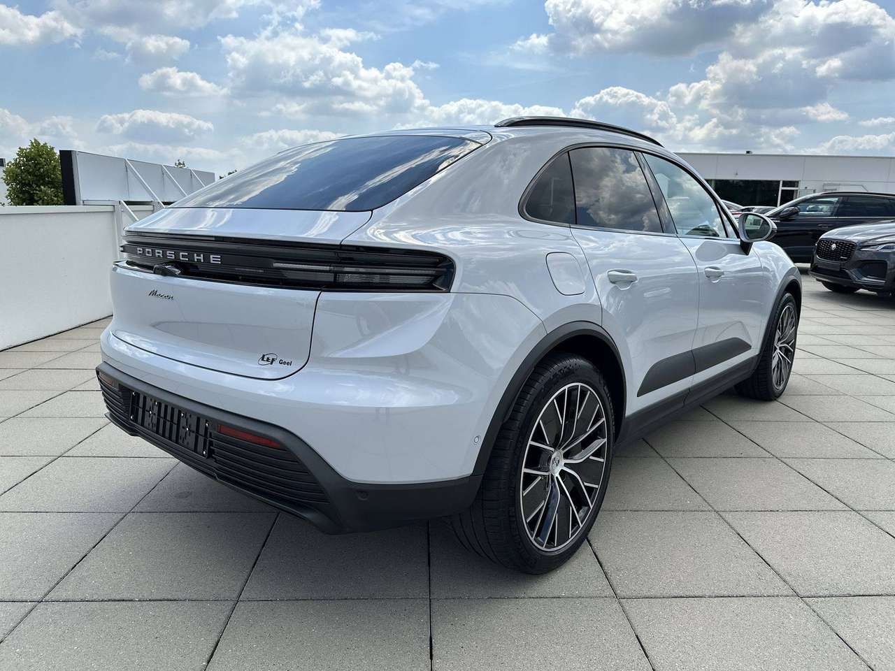 Porsche Macan E Adaptieve sportzetels pano dak Adaptiv cruise control — foto 8 van 18