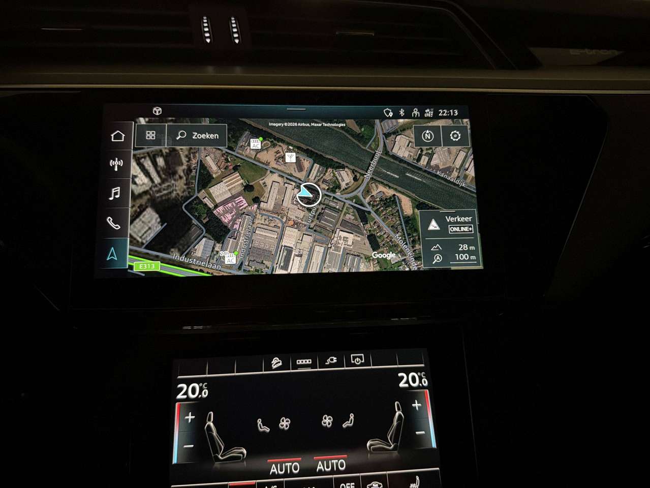 Audi Q8 e-tron QUATTRO 340PK * S-LINE  COMPETITION * BLACK PACK * 22" * LUCHTVERING * CAMERA * SITE ASSIST * ACC * — foto 20 van 25
