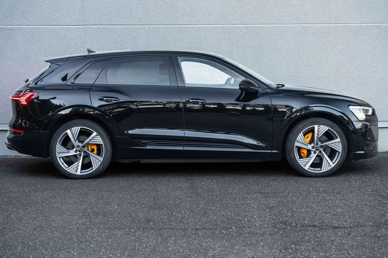 Audi e-tron 55 Quattro S-LINE/MATRIX//BLACKEDITION/94%SOH/PANO/NACHTZICHT/B&O/HUD/360° — foto 5 van 25