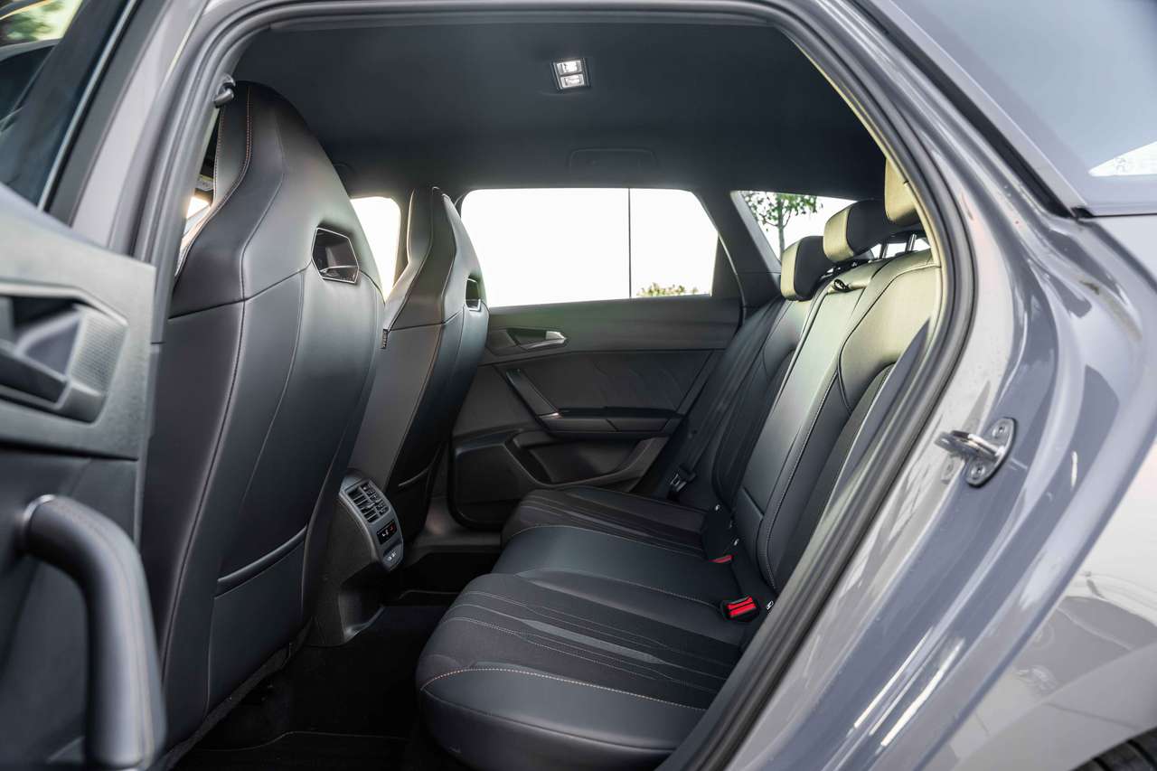 CUPRA Leon Leon ST 1.5 eTSI PHEV Business  Edition DSG — foto 20 van 25