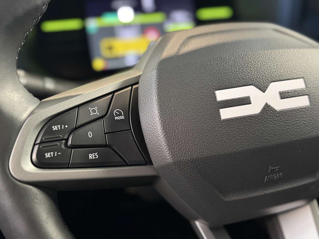 Dacia Duster Journey Hybrid 140 PK — foto 17 van 18
