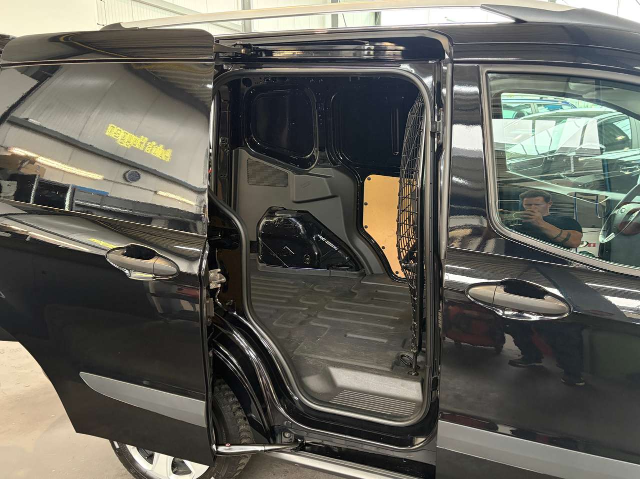 Ford Transit Courier 1.0 EcoBoost Trend S/S — foto 6 van 16