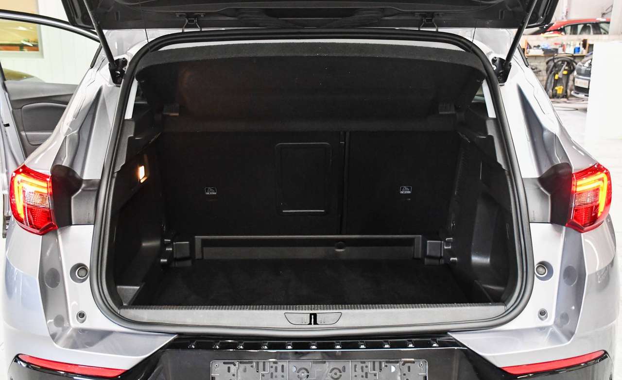 Opel Grandland 1.2 Turbo Black Edition - NAVIGATIE / SMARTLINK / ALCANTARA / PDC / CC — foto 18 van 19