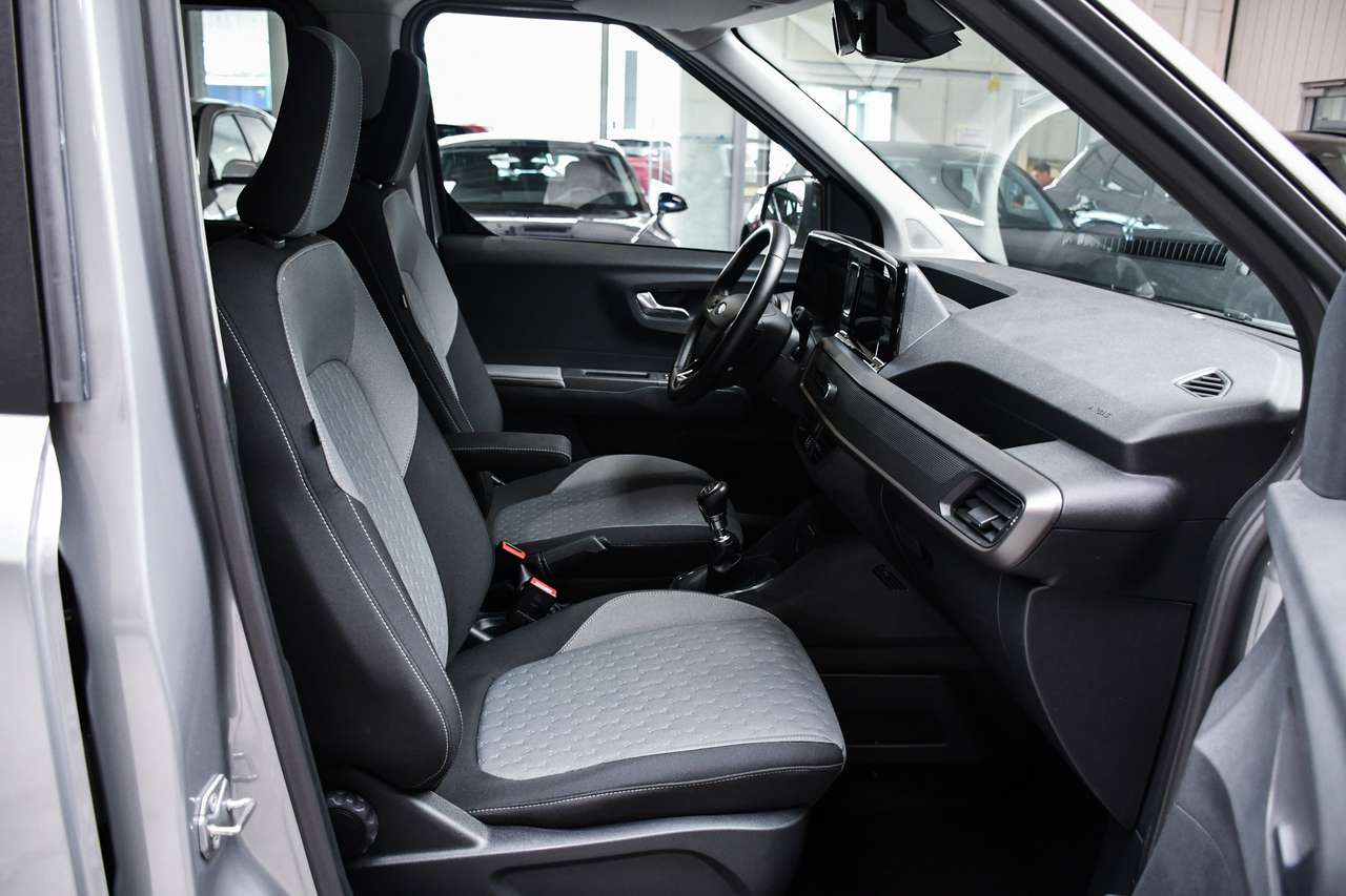 Ford Tourneo Courier Titanium 5pl - NAVI SMARTLINK / CAMERA / PDC / CC — foto 6 van 17