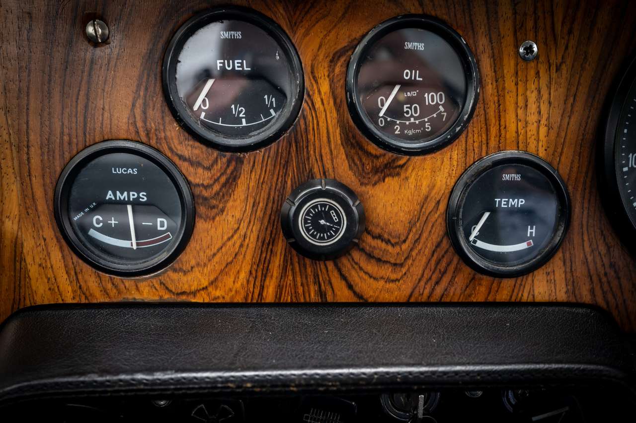 Triumph TR5 PI  EU model  with surrey top — foto 22 van 25