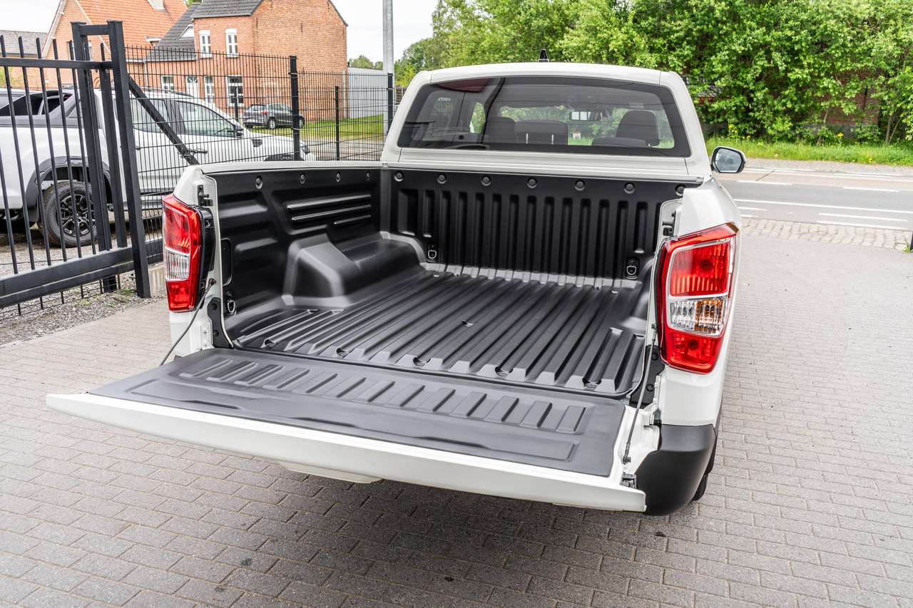 KGM Musso Grand 2.2D 4X4 Style - Automaat - 29.600ex — foto 6 van 19