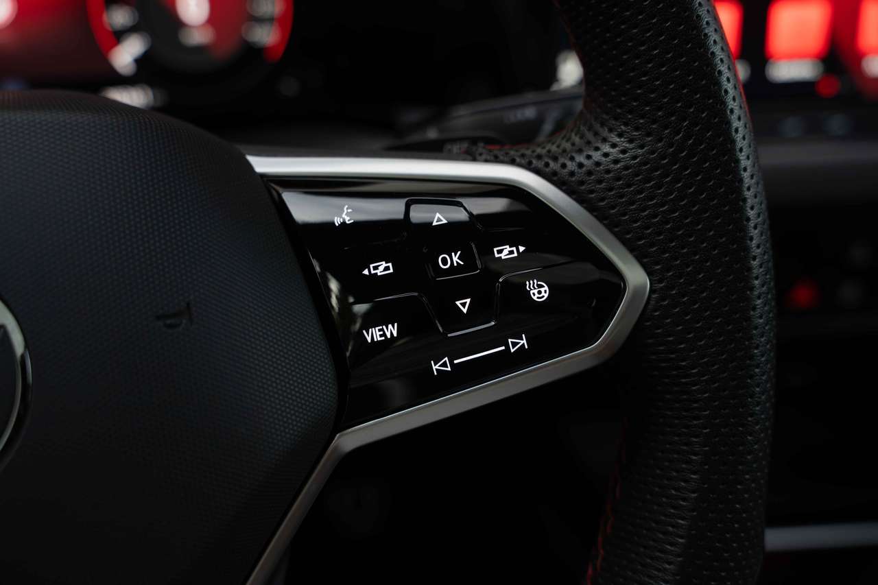 Volkswagen Golf GTI Clubsport PANO/AKRA/IQLIGHTS/H&K/HUD/MEMORY/CAMERA — foto 18 van 25