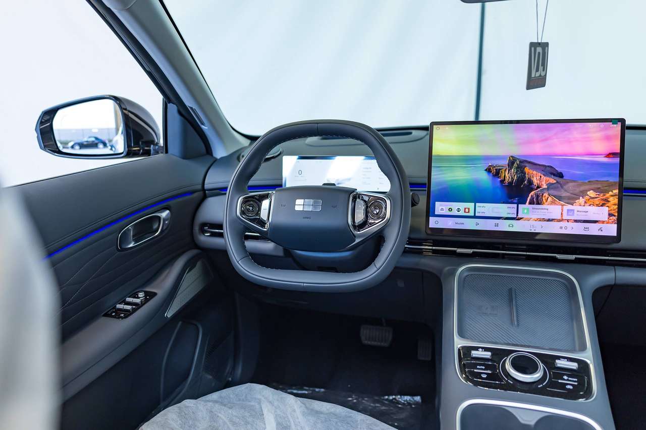 Geely Starray EM-i MAX+|136KM ELEK.BEREIK|8-JAAR-GARANTIE|PANO|MASSAGE|HEAD-UP|PREMIUM-SOUND|360°|KEYLESS|ZETELKOEL.|ZETELVERW. (v/a)| — foto 22 van 25