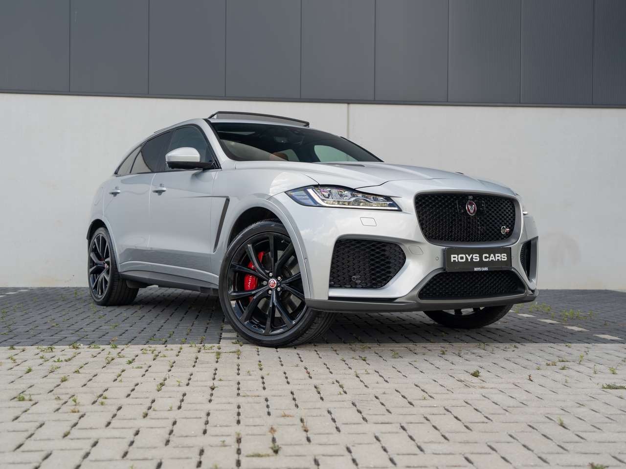 Jaguar F-Pace F-Pace SVR 5.0 V8 AWD LICHTE VRACHT/DEALER SERVICED/PRE OPF/1ST BE OWNER — foto 3 van 25