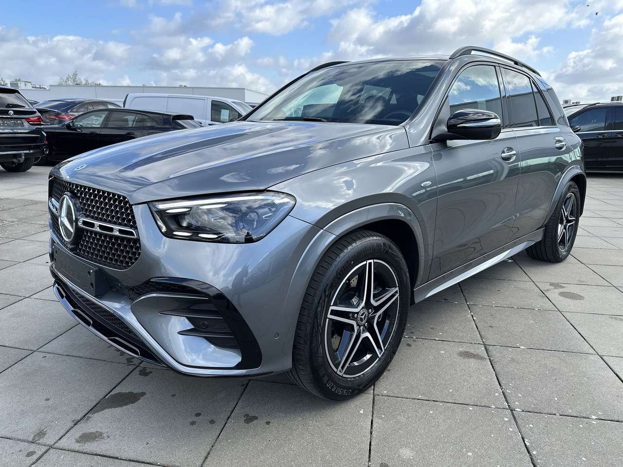Mercedes-Benz GLE 400 E 4-Matic PHEV AMG Line Pan. dak Distronic Night — foto 2 van 19