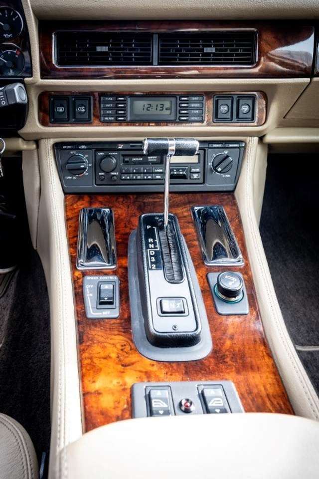 Jaguar XJS 4.0  Original Belgian car || 2 owners — foto 14 van 22