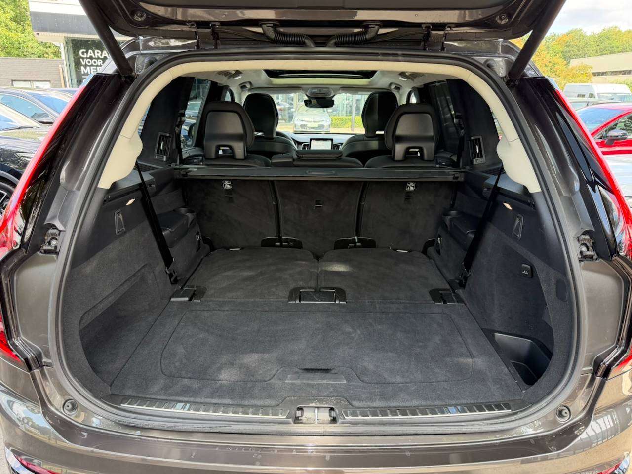 Volvo XC90 T8 ULTRA DARK MASSAGE GEKOELDE ZETELS PANO HARMAN KARDON — foto 12 van 22