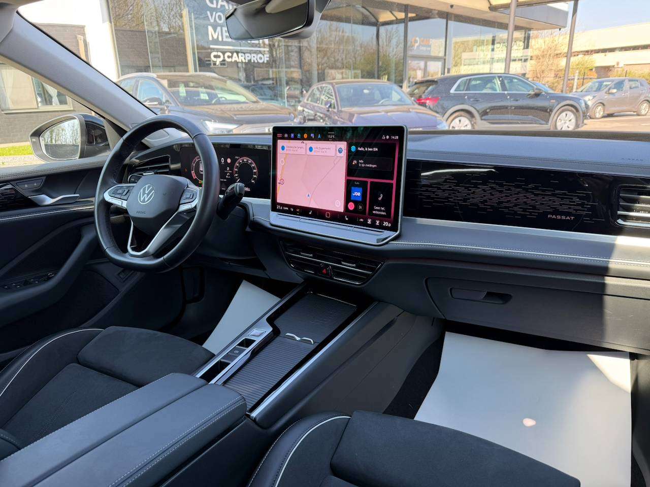 Volkswagen Passat Variant ELEGANCE MASSAGE BIG SCREEN CARPLAY ADAPTIVE CRUIS — foto 5 van 19