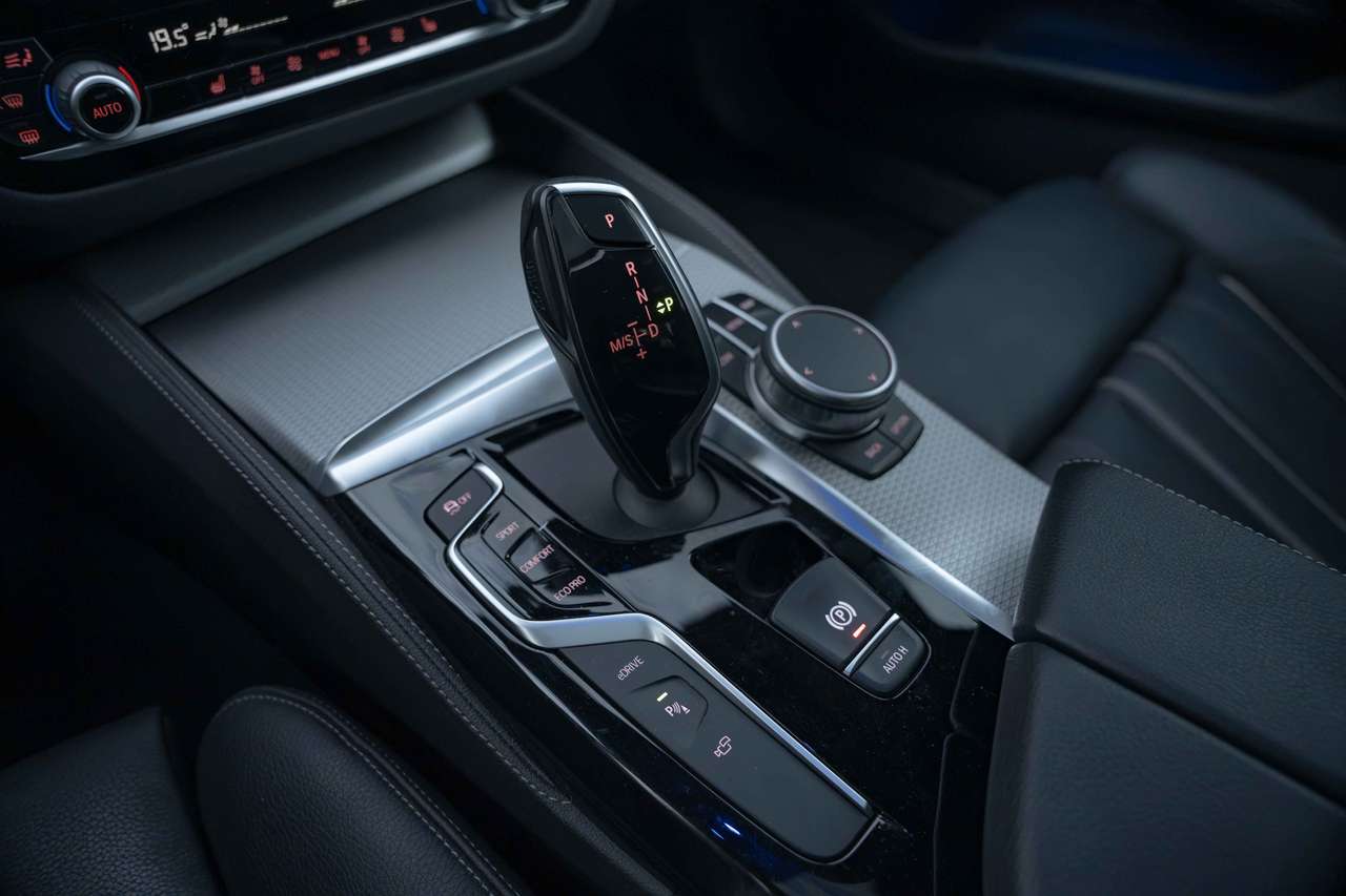 BMW 530 e M-Sport LASER/OPENDAK/H&K/HUD/360°/19"/MEMORY/DAB — foto 17 van 25
