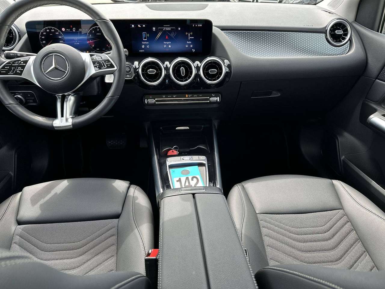 Mercedes-Benz B 200 B 200 Progressive trekhaak Dode hoek Distronic Plus — foto 12 van 18