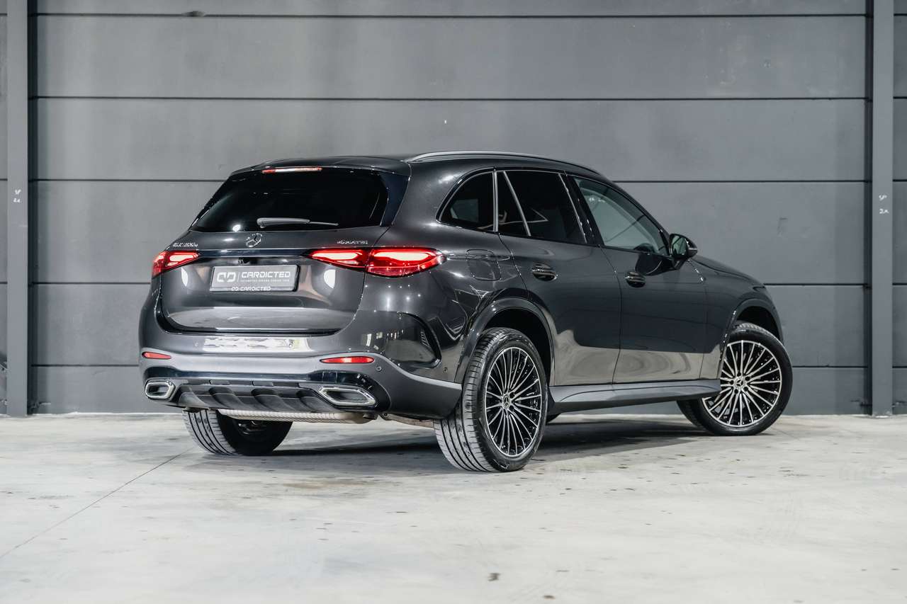 Mercedes-Benz GLC 300 (2023) — foto 9