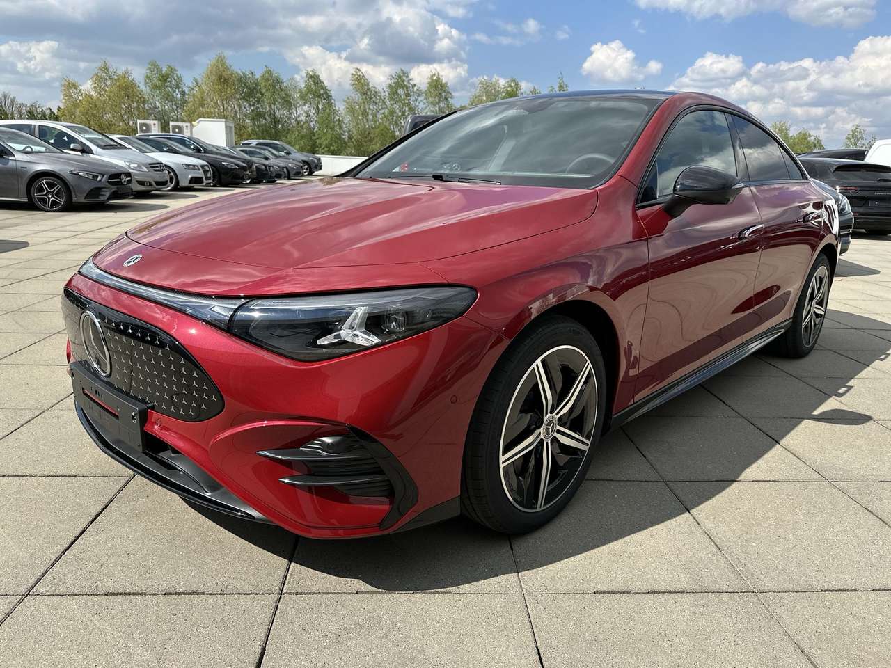 Mercedes-Benz CLA 250 + AMG LINE Electric — foto 2 van 19