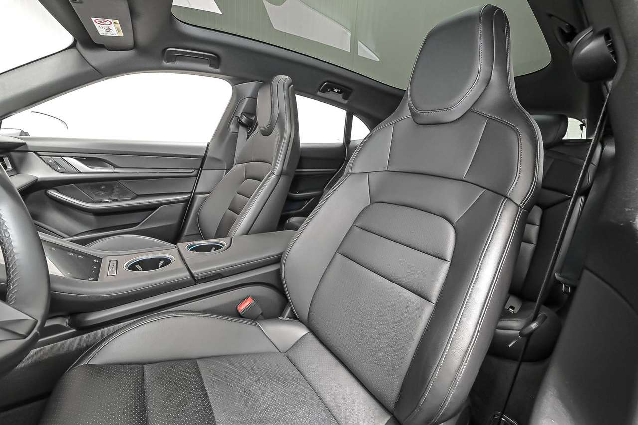 Porsche Taycan Taycan Sport Turismo FACELIFT-battery Plus-Sport design front-BOSE-ACC — foto 25 van 25