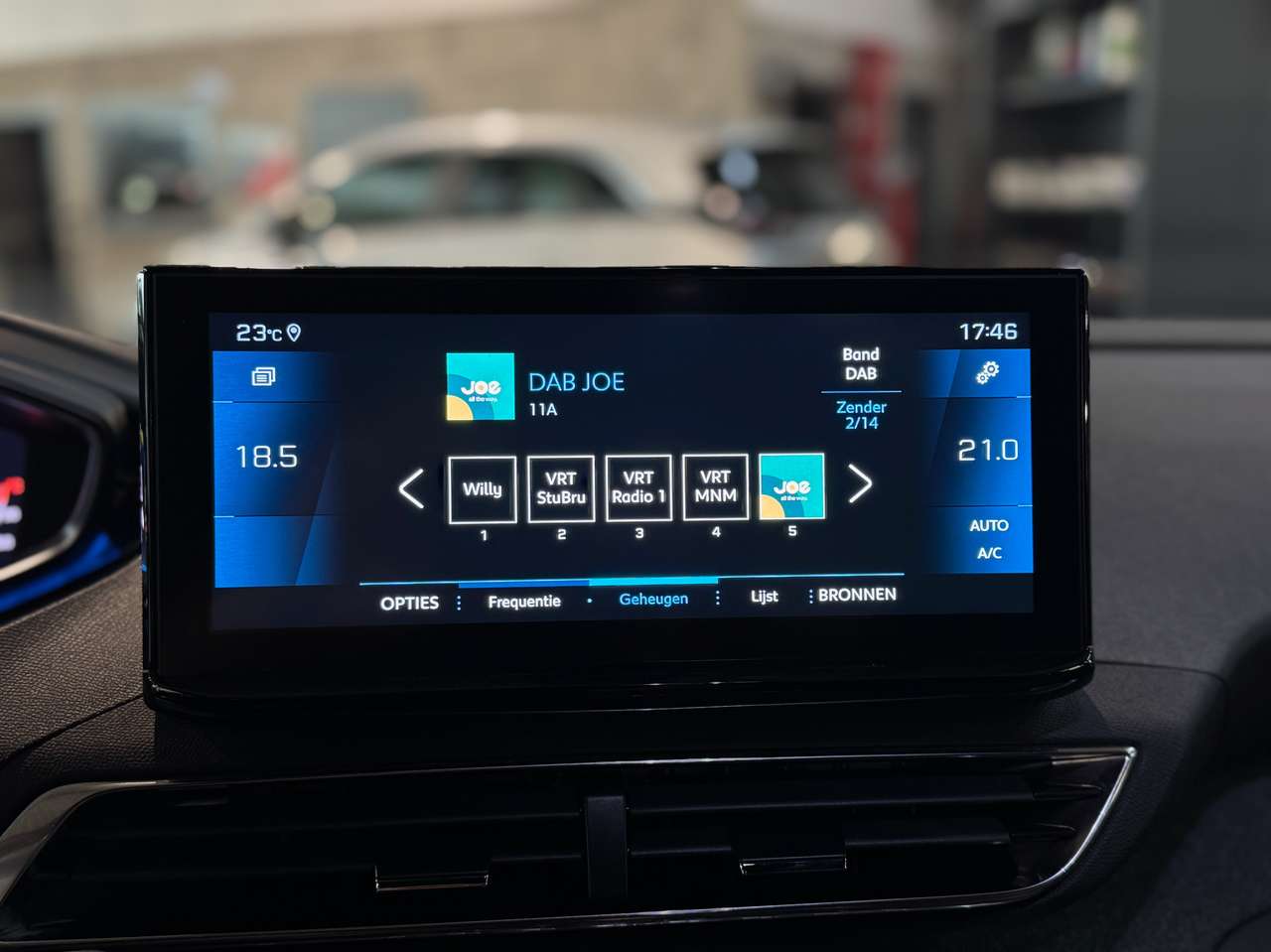 Peugeot 5008 1.2 PureTech Allure Pack — foto 11 van 18