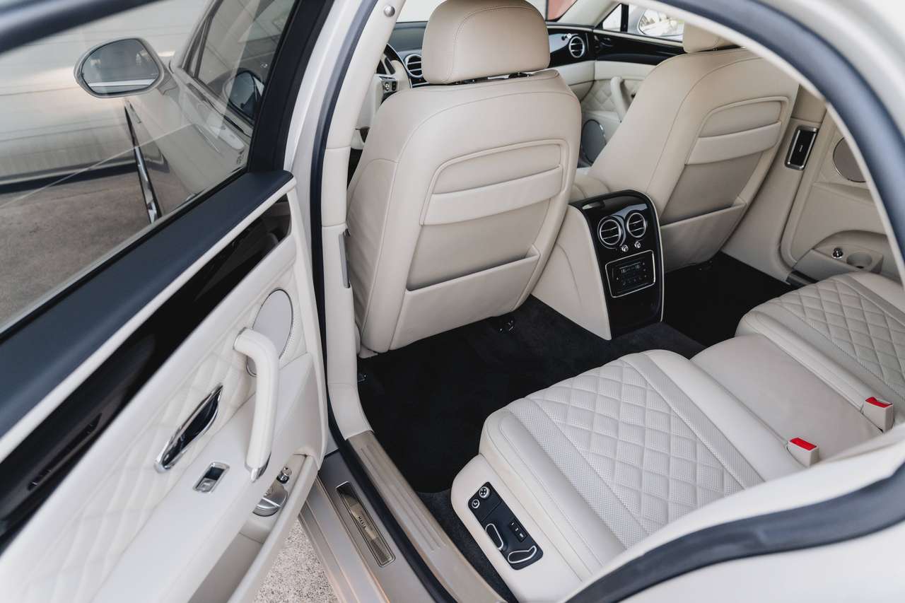 Bentley Flying Spur 4.0 V8 S - Mulliner Spec. - Bentley Historie — foto 12 van 25