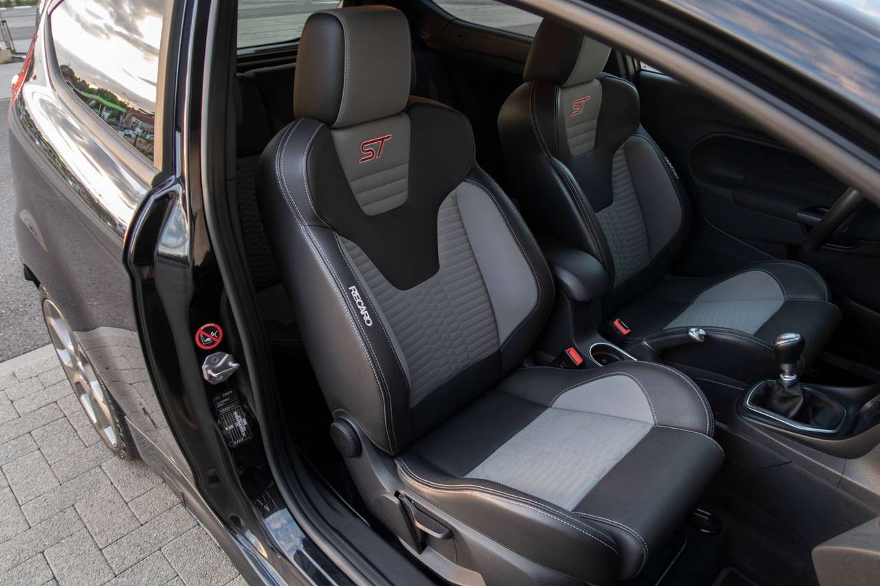 Ford Fiesta Ford Fiesta ST 182 pk / slechts 41k km / Leder Recaro / 1j Garantie — foto 16 van 19