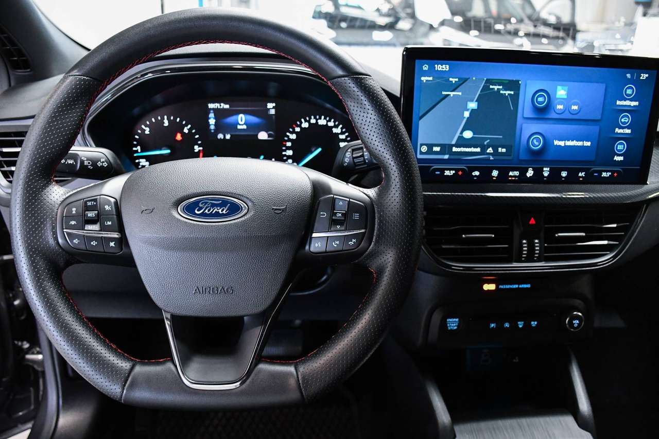 Ford Focus Focus 1.5 EcoBlue ST-Line X Automaat - NAVIGATIE / CAMERA / SMARTLINK / BLIS / ACC — foto 15 van 18