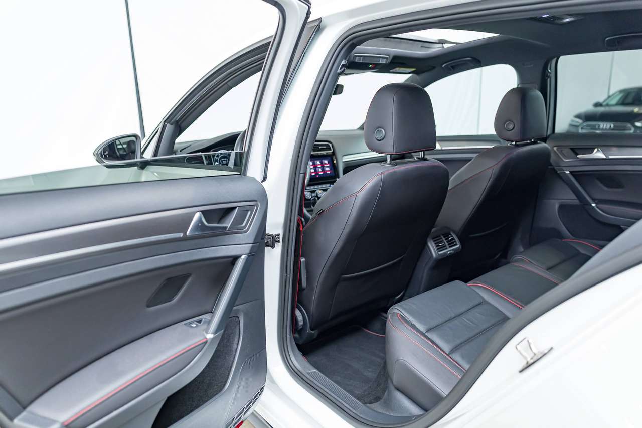 Volkswagen Golf GTI TCR|VOORKANT PPF BESCHERMD|AKRAPOVIC|PANO|CARBON|DYN-AUDIO-SYSTEEM|CAMERA|ZETELVERW.|ACC|LA|GARANTIE| — foto 17 van 25