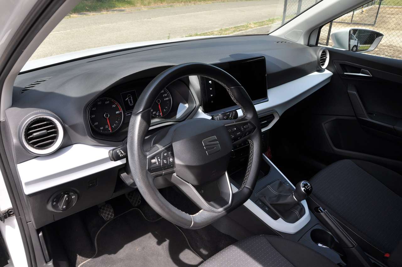 SEAT Arona 1.0 TSI "Move" Benzine - 24.500 Km - Manueel — foto 5 van 15
