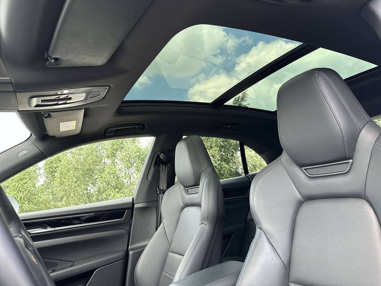 Porsche Macan E Adaptieve sportzetels pano dak Adaptiv cruise control — foto 10 van 18
