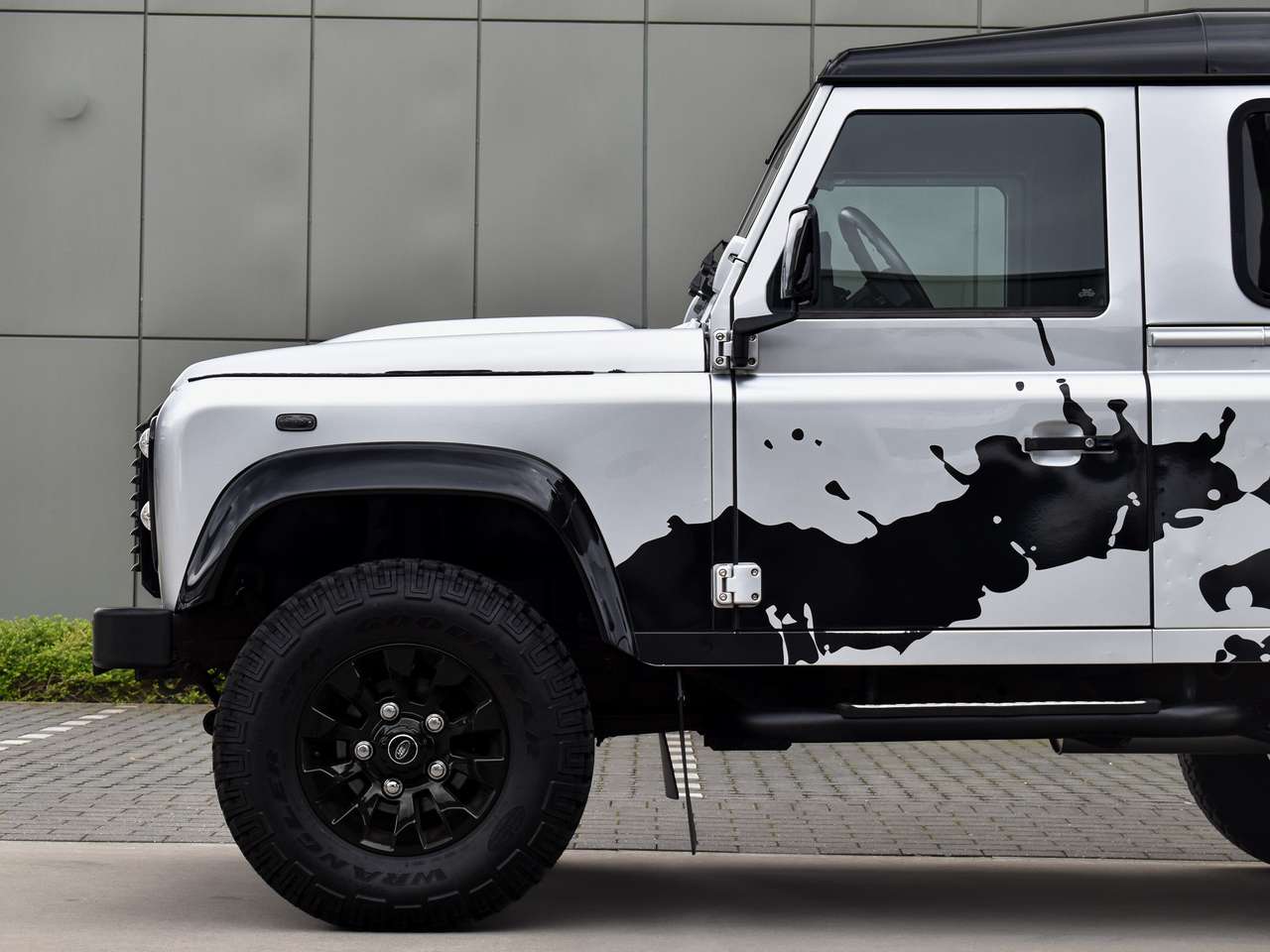 Land Rover Defender 90  2.2TD4 - "Eastnor Edition" — foto 18 van 25