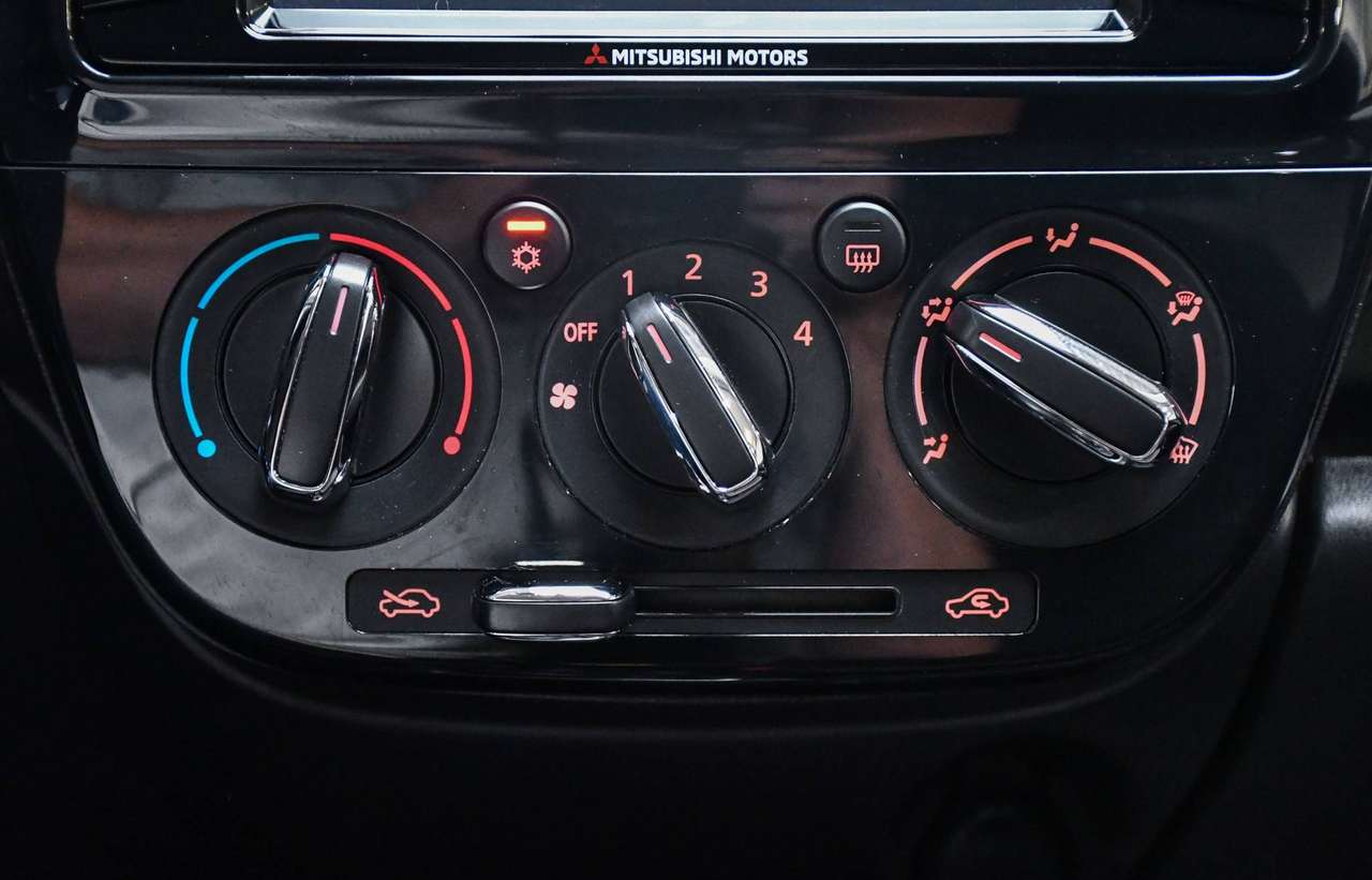 Mitsubishi Space Star Space Star 1.2i Instyle CVT Automaat - NAVIGATIE / SMARTLINK / AIRCO / CC — foto 11 van 18