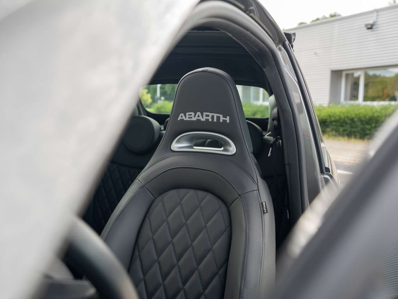 Abarth 595 Turismo 595C NEW CONDITION/BEATS AUDIO/PDC/NAVI/AIRCO/APPCONNECT — foto 17 van 25