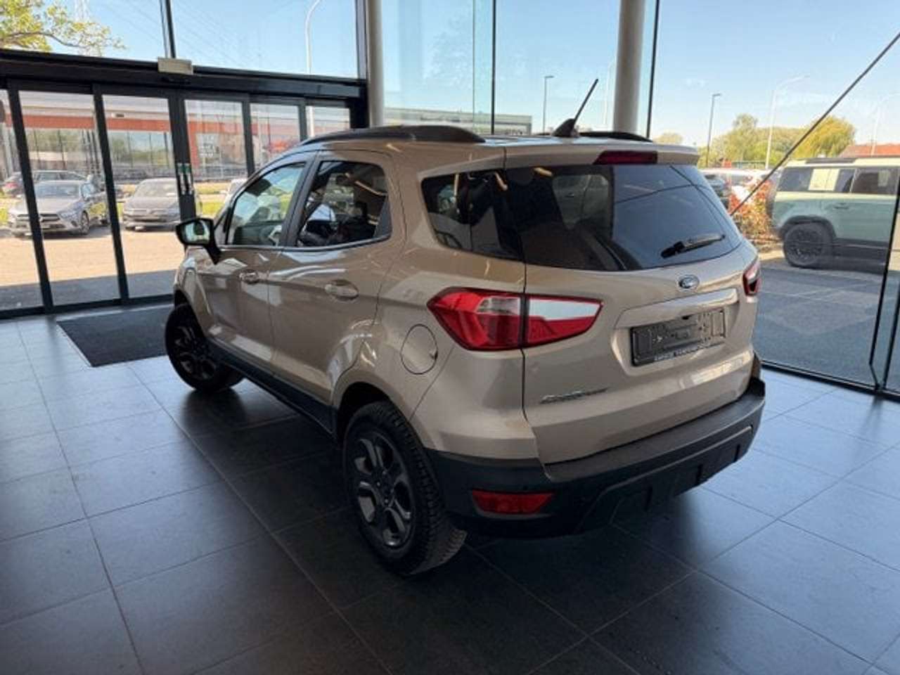 Ford EcoSport TREND BENZINE 76000KM — foto 6 van 20