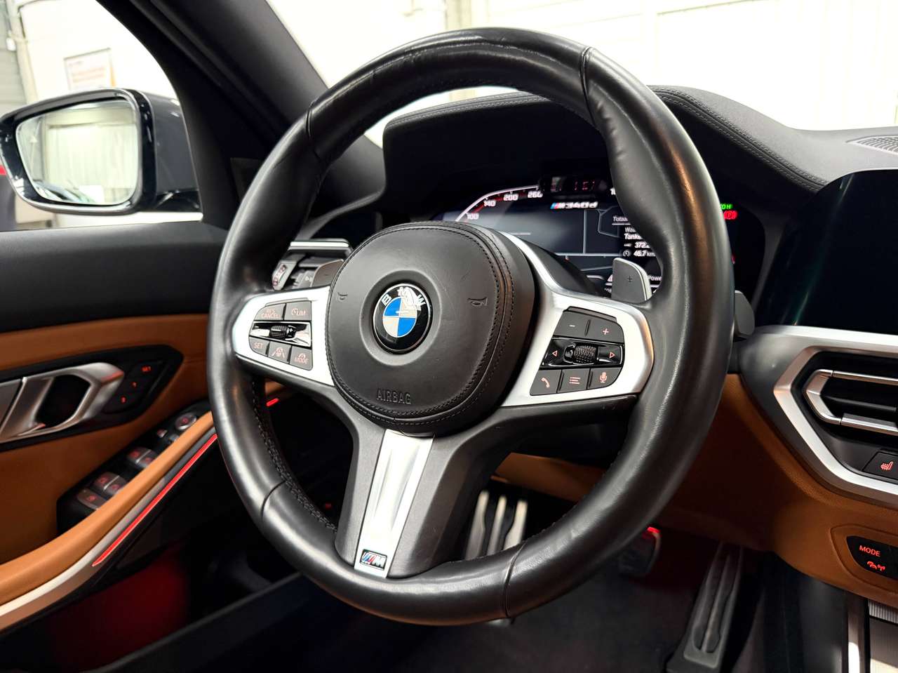 BMW 340 Touring M340d xDrive LICHTE VRACHT*M-SEATS*ACC*LASER*HEADUP*HARMANKARDON*360CAMERA — foto 24 van 25