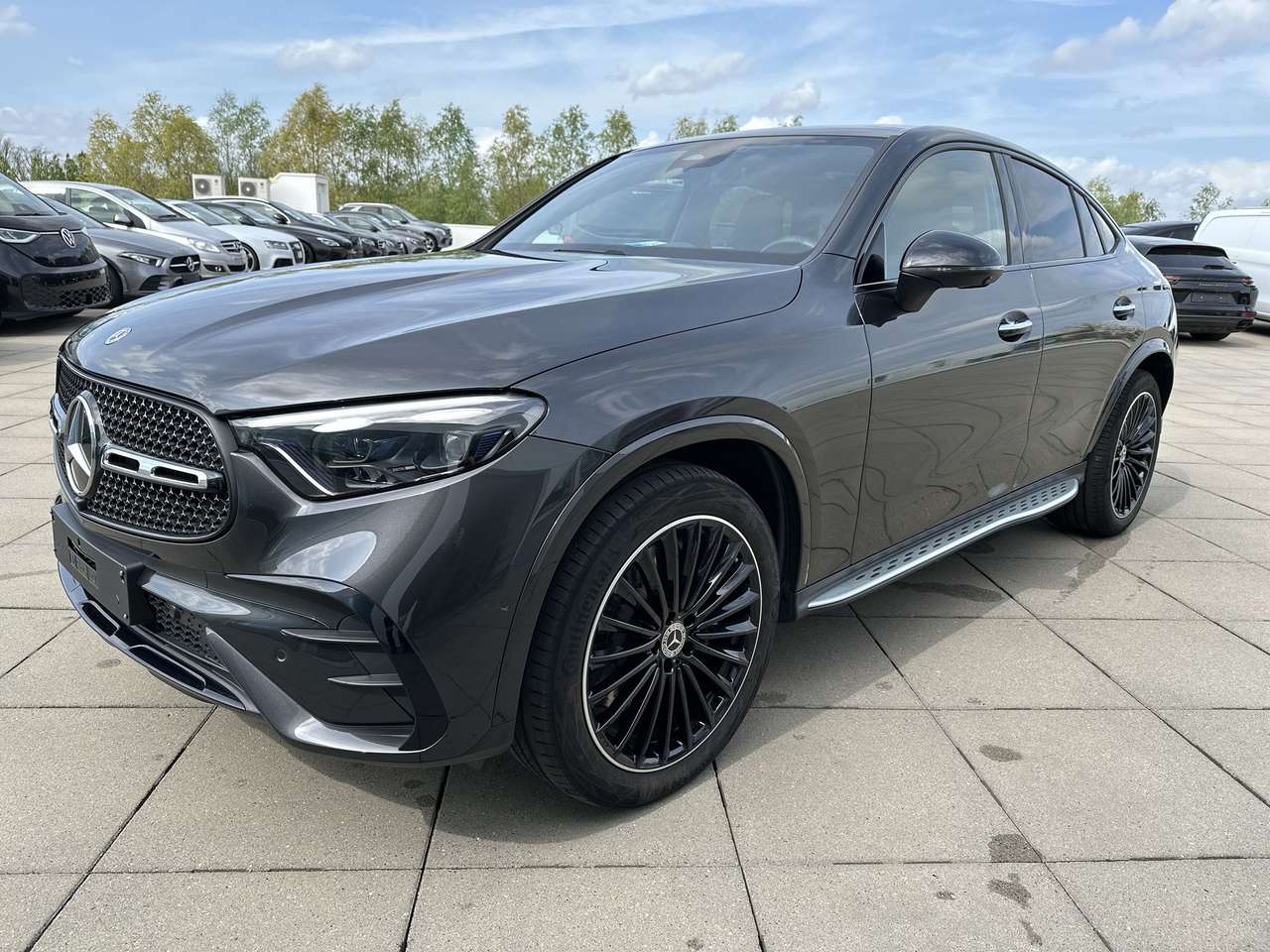 Mercedes-Benz GLC 200 Coupé AMG Line Pano dak Trekhaak  Air Body Control 20" FULL FULL OPTION!!! — foto 2 van 18