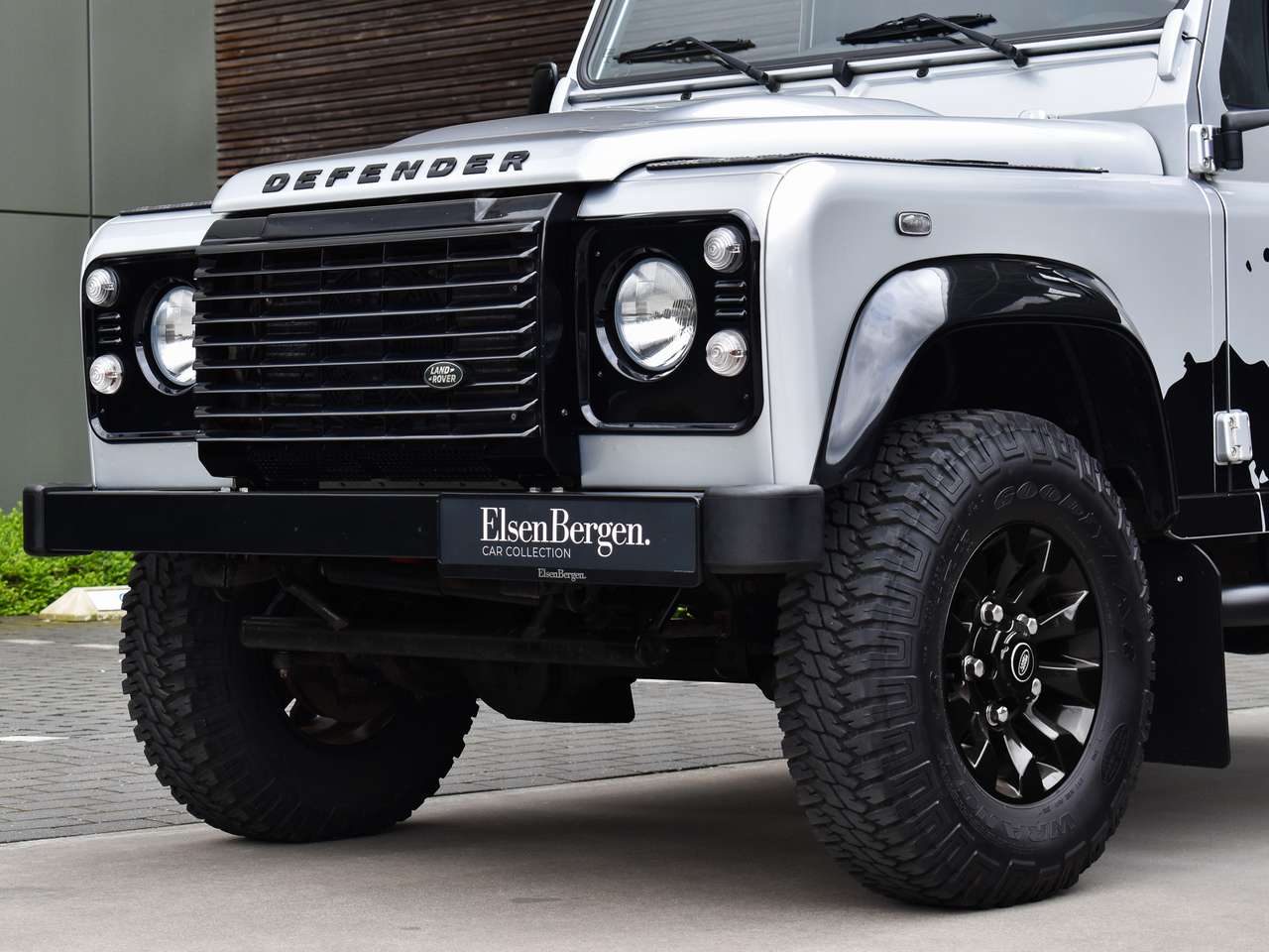 Land Rover Defender 90  2.2TD4 - "Eastnor Edition" — foto 12 van 25