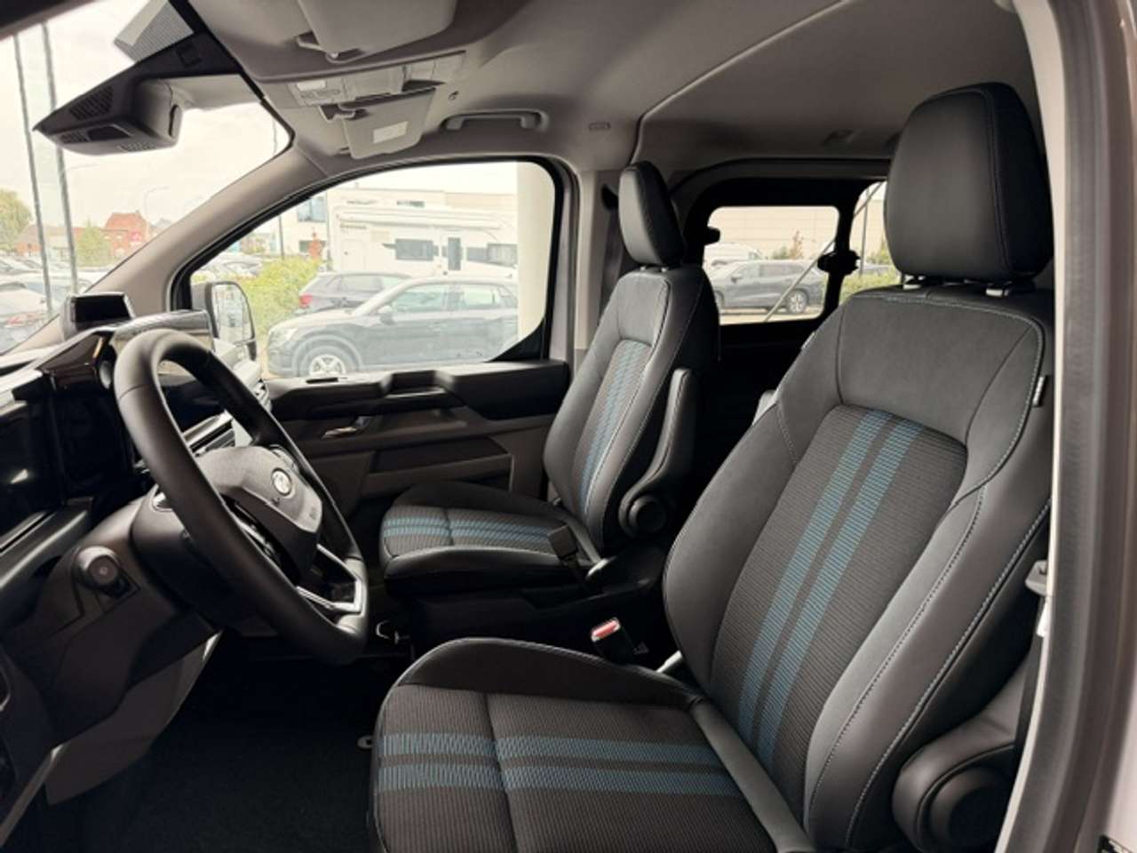 Ford Transit Custom MULTI-USE L2 SPORT PHEV 5 ZIT NIEUW OKM 45400+BTW — foto 11 van 23