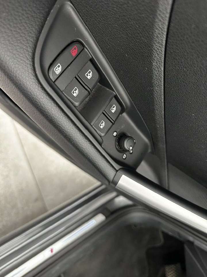 Audi Q2 S-LINE BENZINE AUTOMAAT 21000KM!!!!! — foto 13 van 17