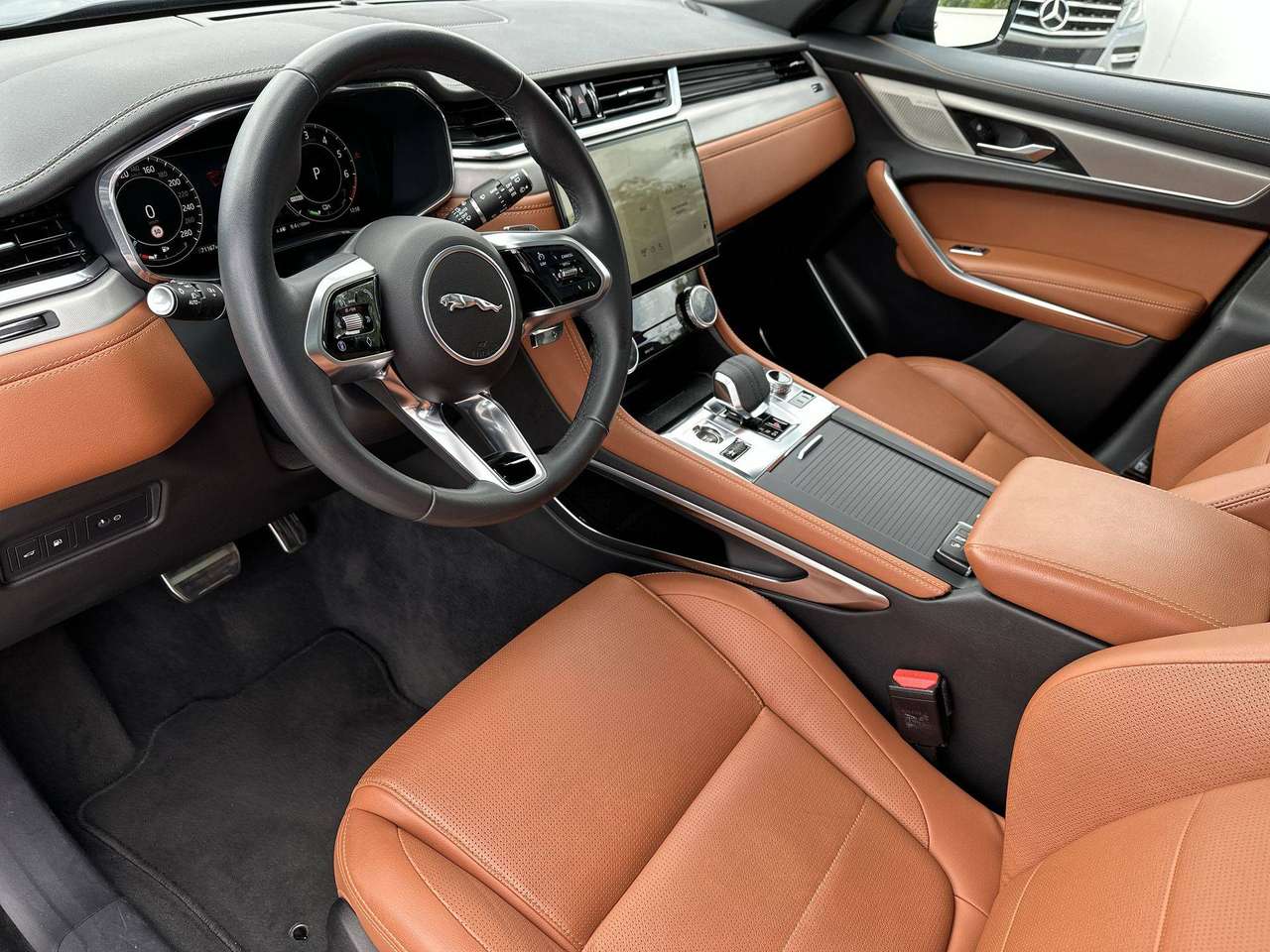 Jaguar F-Pace F-Pace PHEV 2.0 T AWD P400e R-Dynamic HSE — foto 16 van 19