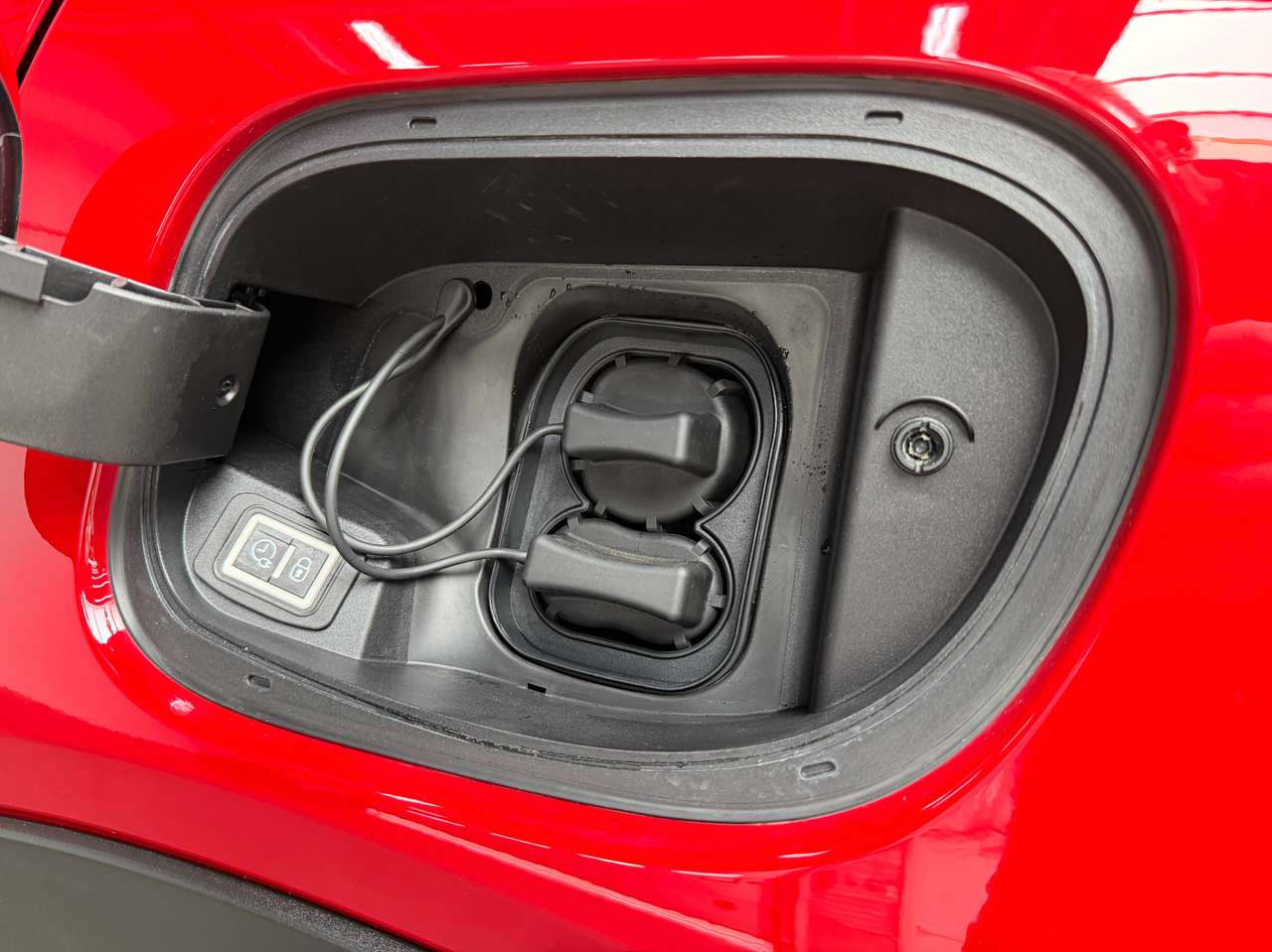 Fiat 600e e-600 54 kWh Red SOH 95% CARPLAY/ANDROID-AUTO*DAB*NAVI*CRUISE CONTROL*LANE ASSIST*PDC — foto 25 van 25