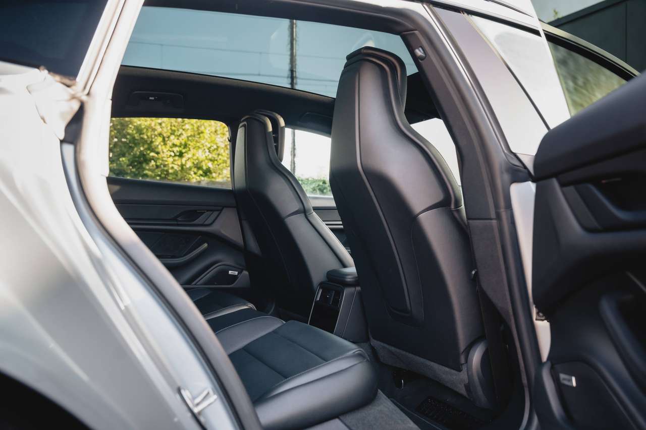 Porsche Taycan 4S Cross Turismo 93.4kWh Performance Battery Plus - 1st. Hand - Porsche History — foto 23 van 25