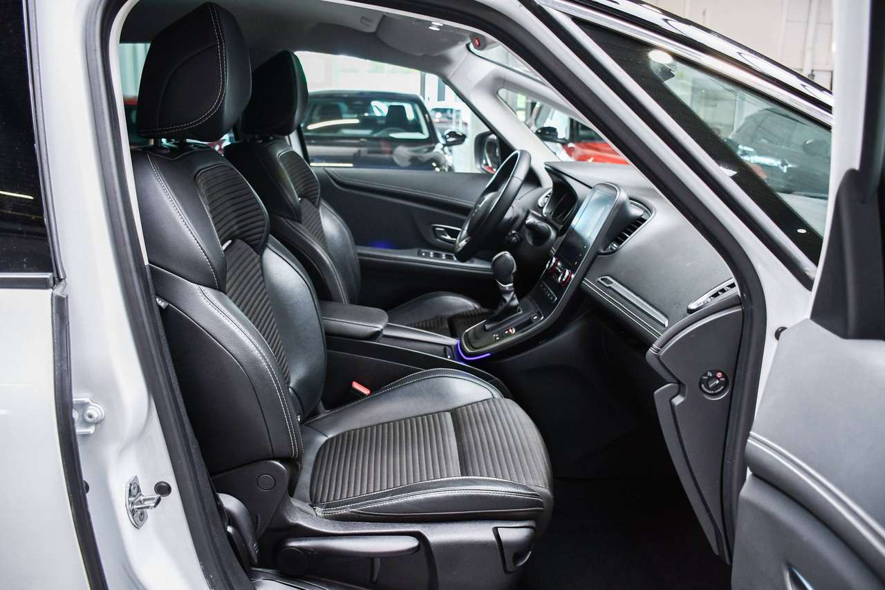 Renault Scenic Scenic 1.33 TCe Intens EDC - NAVIGATIE / CAMERA / SMARTLINK / BLIS / PDC / CC — foto 6 van 20